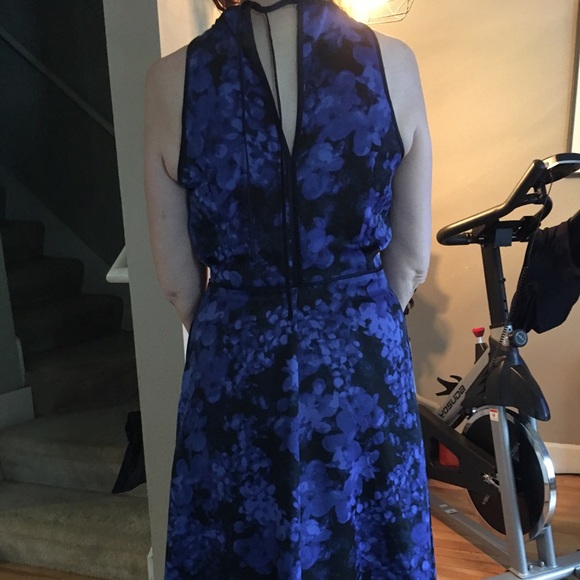 Dress - Picture 4 of 8